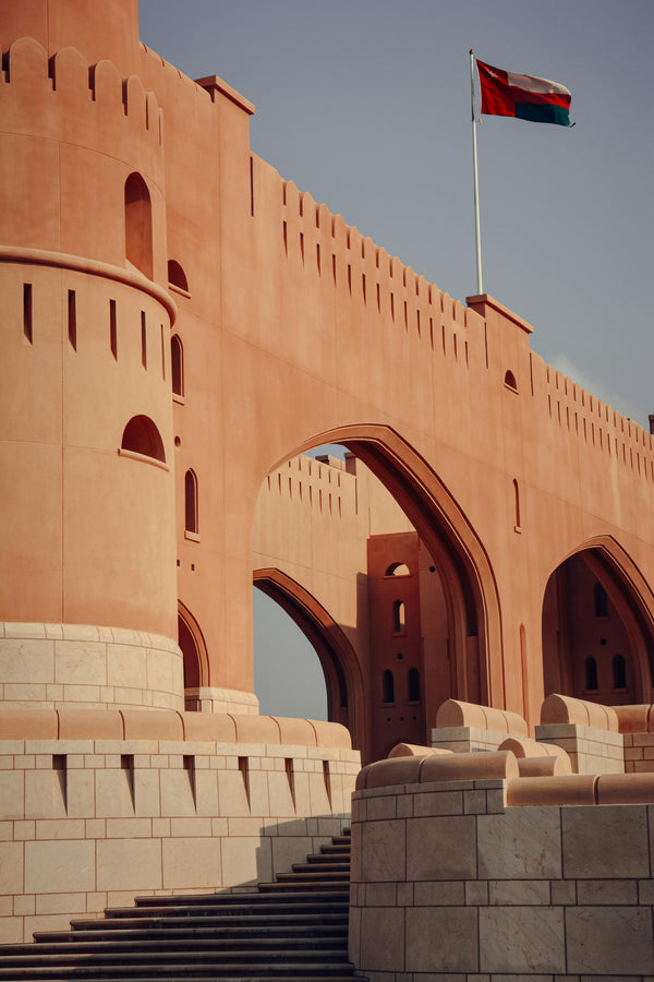 Travelling from Oman to the UAE: The eSIM Guide for 2026