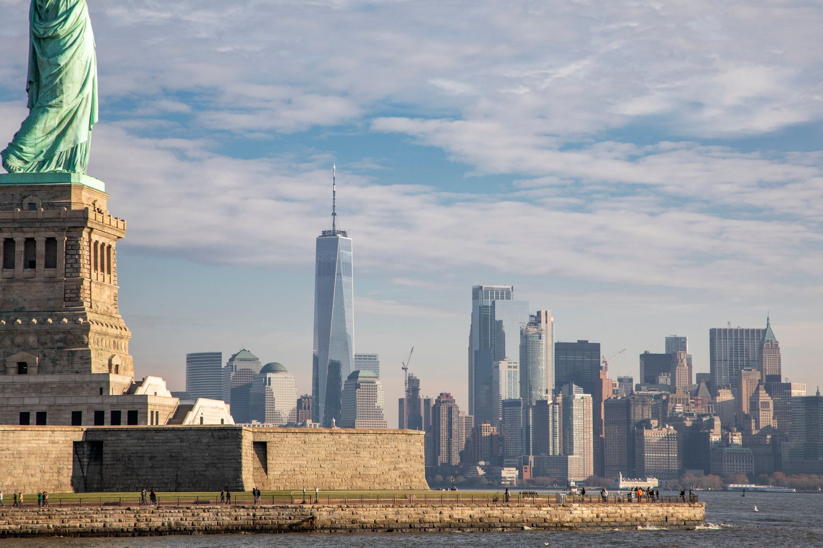 Manhattan skyline with Statue of Liberty — United States